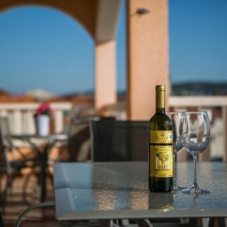 Kaja - Right Next To The Beach Trogir Extérieur photo