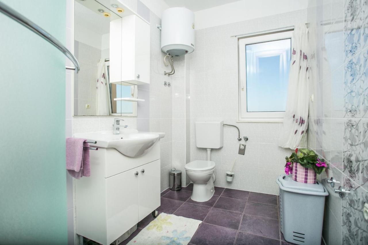 Kaja - Right Next To The Beach Trogir Extérieur photo