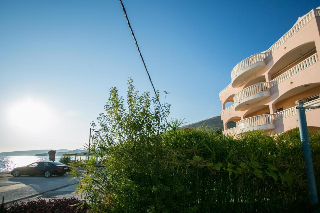 Kaja - Right Next To The Beach Trogir Extérieur photo