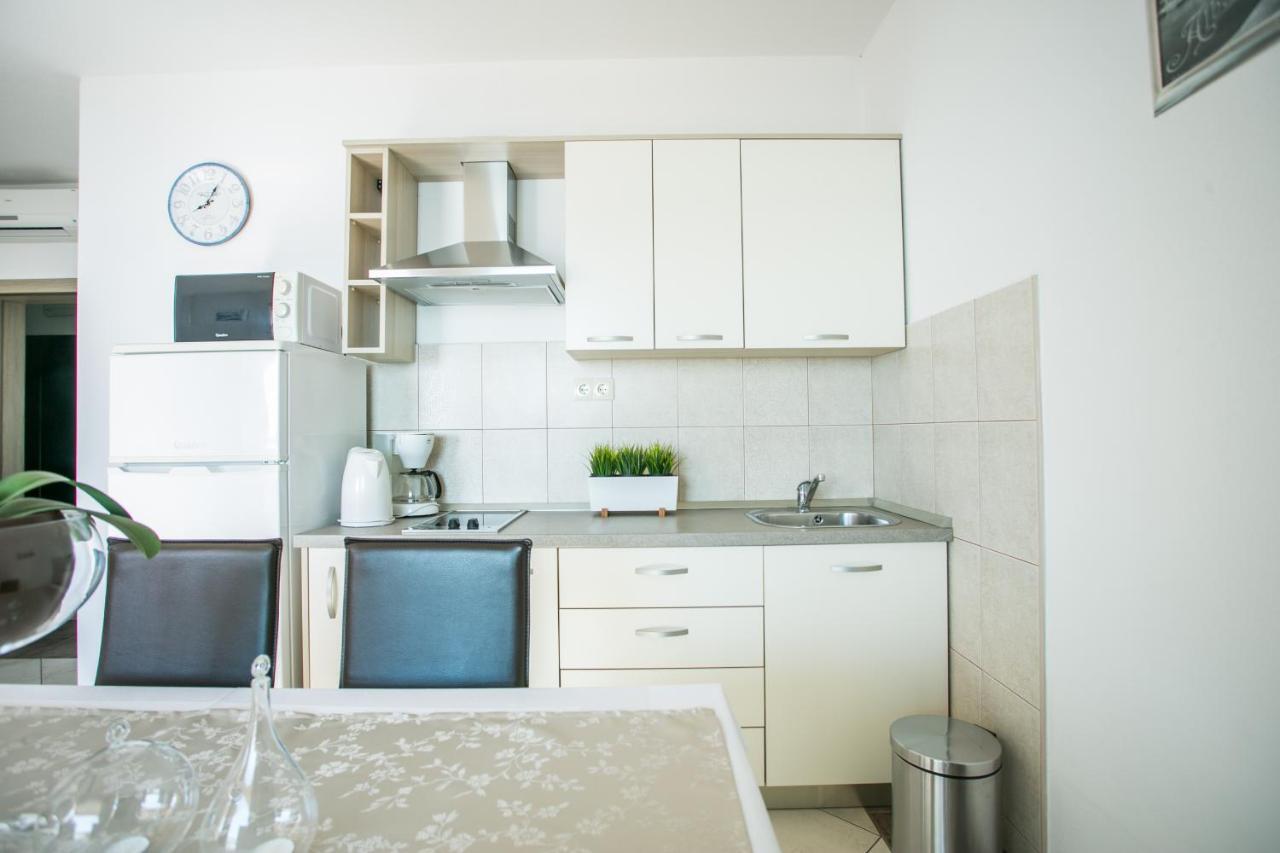 Kaja - Right Next To The Beach Trogir Extérieur photo