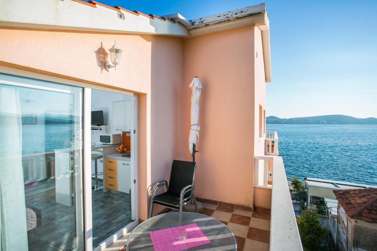 Kaja - Right Next To The Beach Trogir Extérieur photo