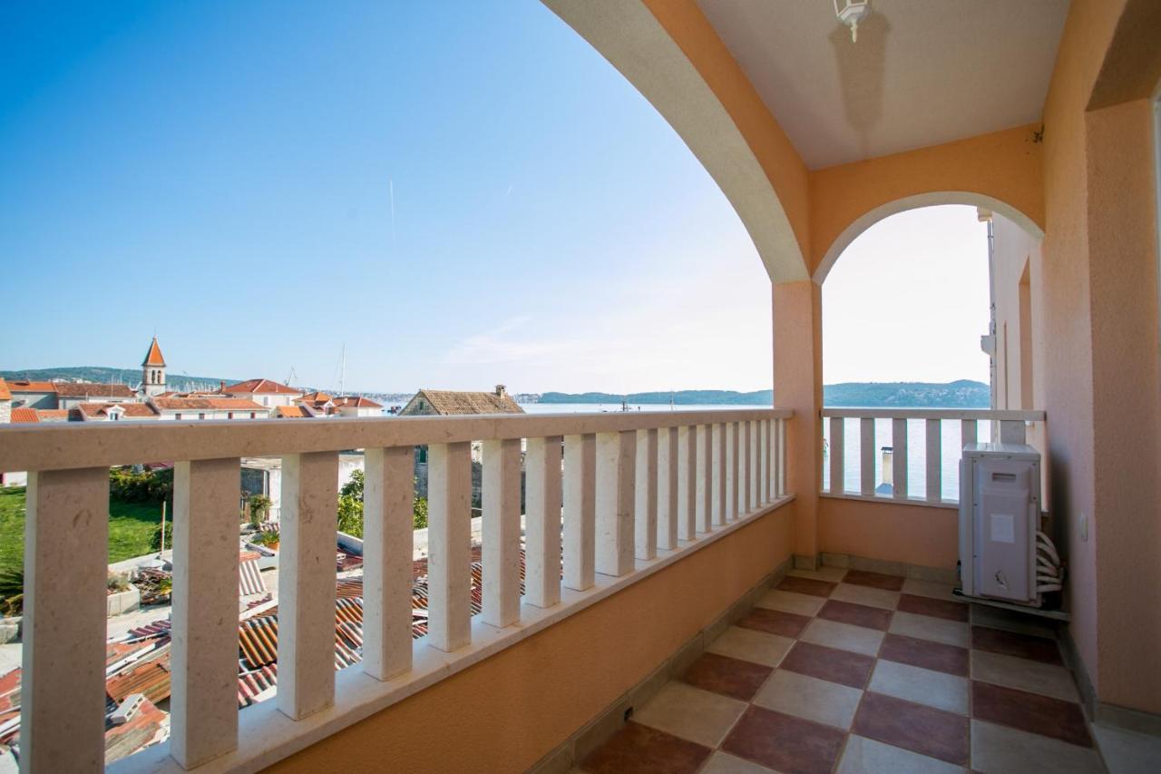 Kaja - Right Next To The Beach Trogir Extérieur photo