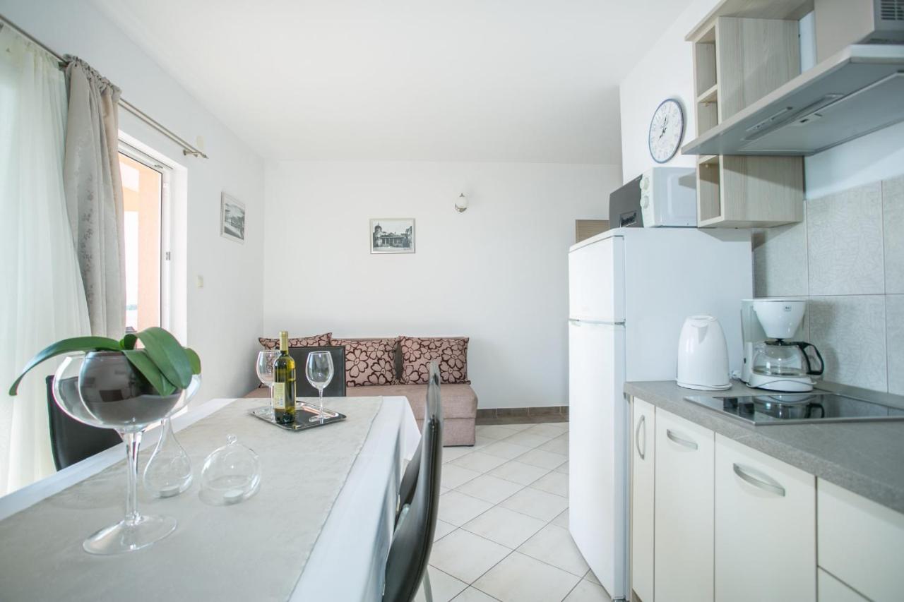Kaja - Right Next To The Beach Trogir Extérieur photo