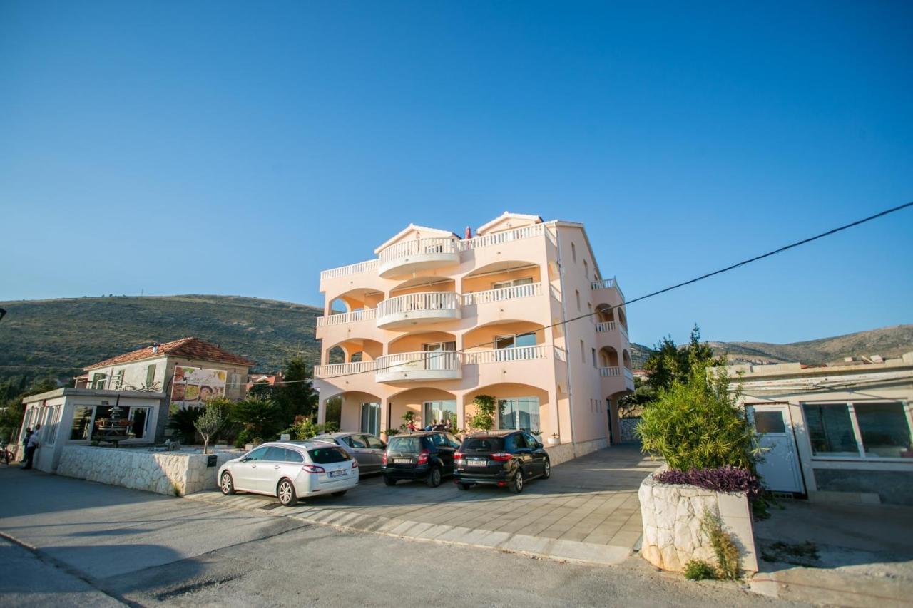 Kaja - Right Next To The Beach Trogir Extérieur photo